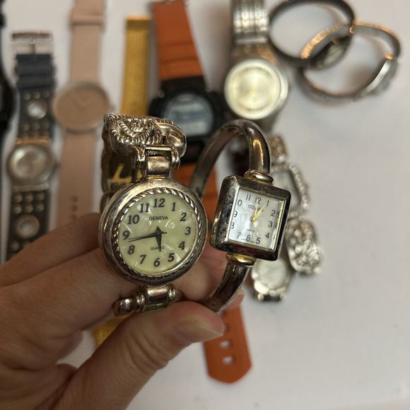 Assorted Watches Used Not Working For Parts Or Pieces lot 172 - Picture 8 of 9